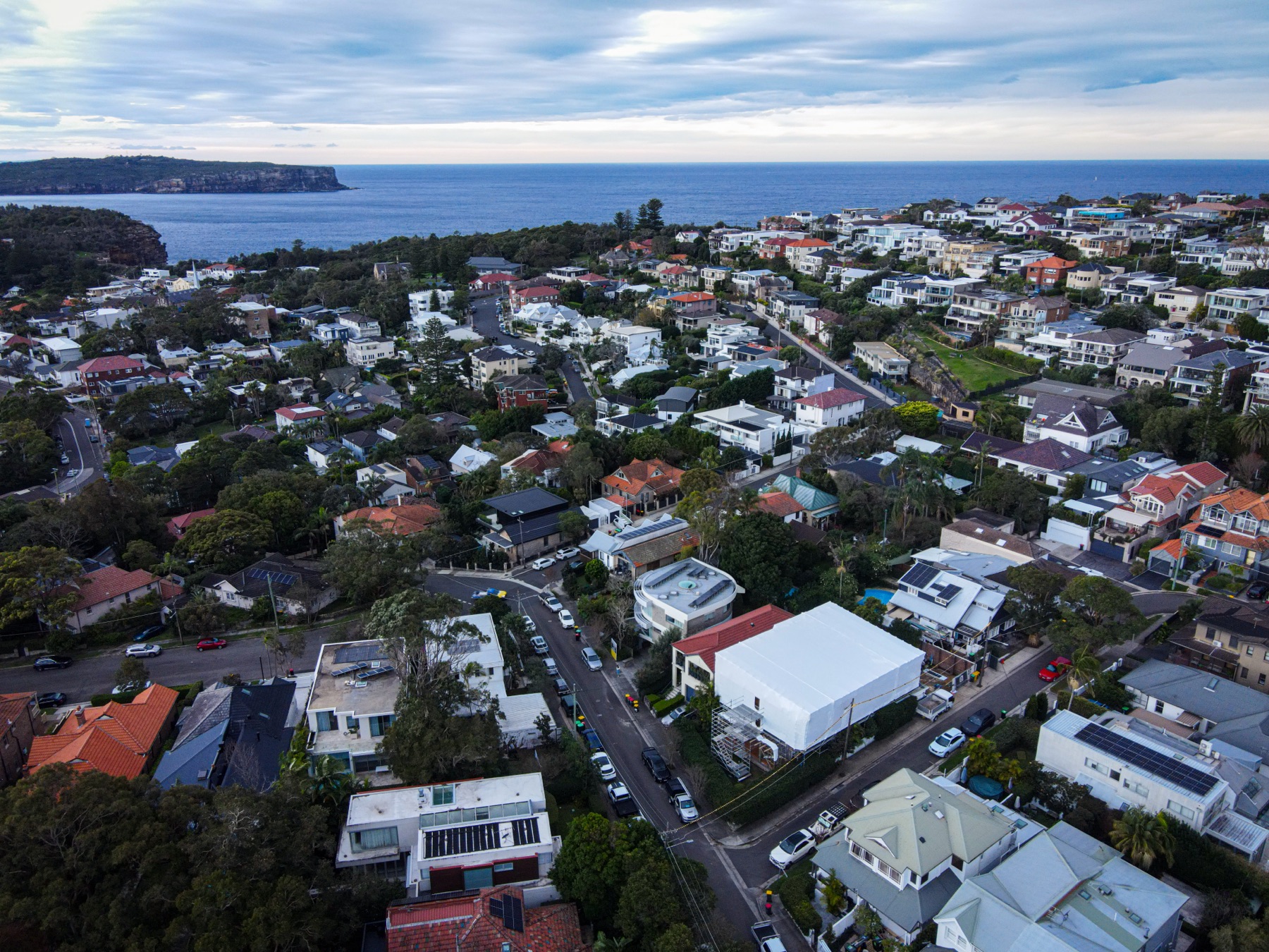Harbourside residence scaffold, Vaucluse, by Stronghold Hire Scaffolding